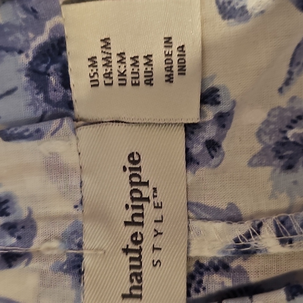Haute Hippie Blue and White Floral Shorts Size M - Picture 2 of 3